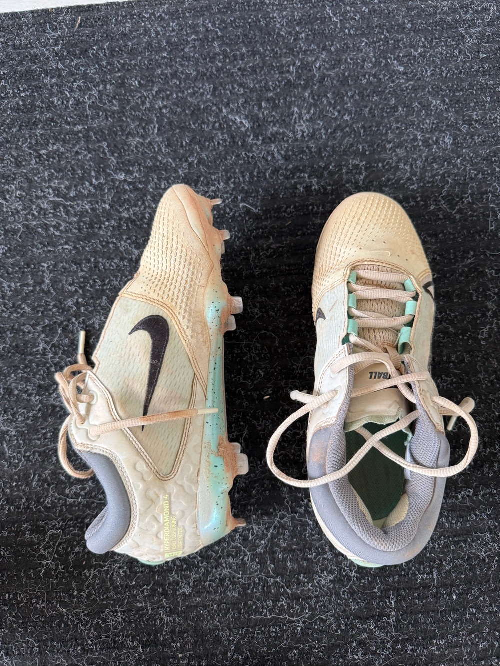 Nike Beige Baseball Cleats with Mint and Black Accents